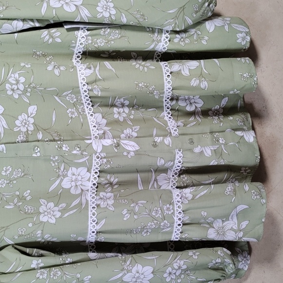 10174 FINAL PRICE Sweet Rain green & white floral mock v-neck L/S blouse 2X NWT - Picture 3 of 11